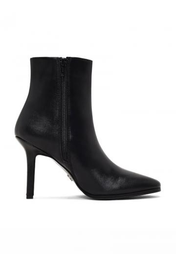 Высокие сапоги