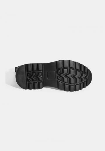 Ботинки на шнуровке