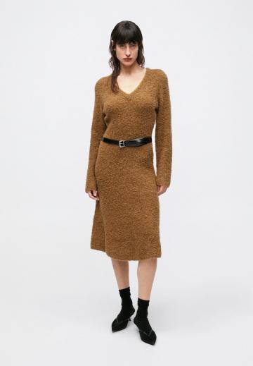 Вязаное платье