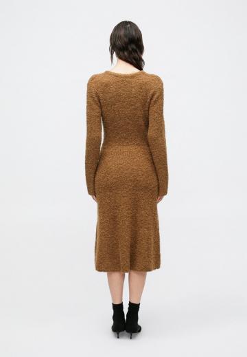 Вязаное платье