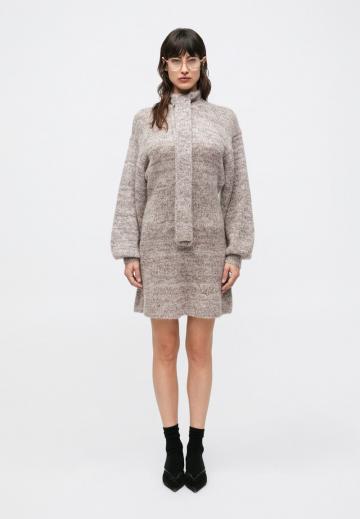 Вязаное платье