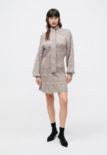 Вязаное платье