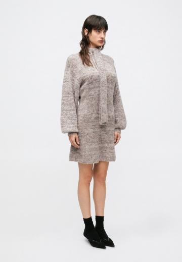 Вязаное платье