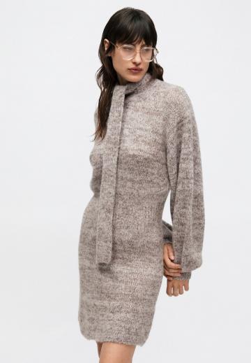 Вязаное платье