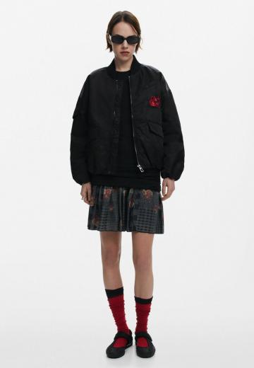 Куртка с накладнымит карманами