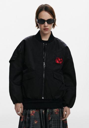 Куртка с накладнымит карманами