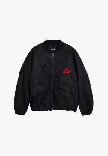 Куртка с накладнымит карманами