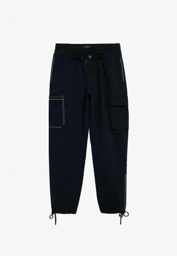 Брюки с накладными карманами