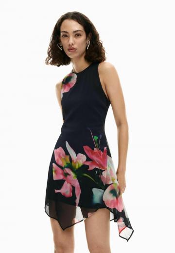 Платье футляр