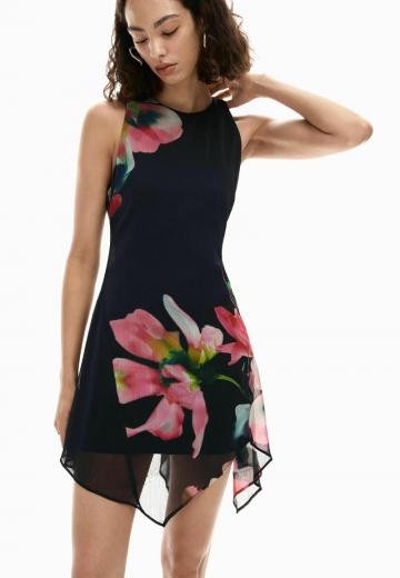 Платье футляр