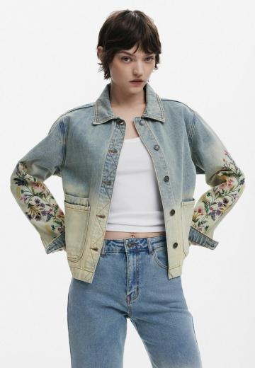 Короткие джинсы