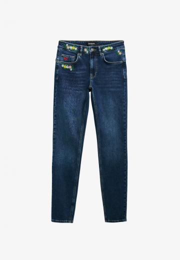 Узкие джинсы