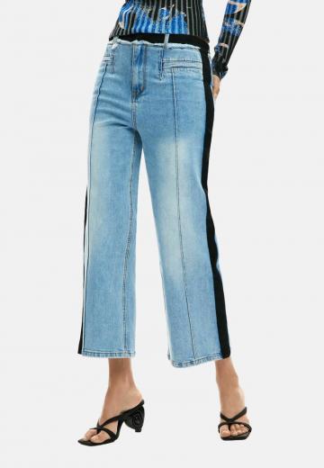 Короткие джинсы