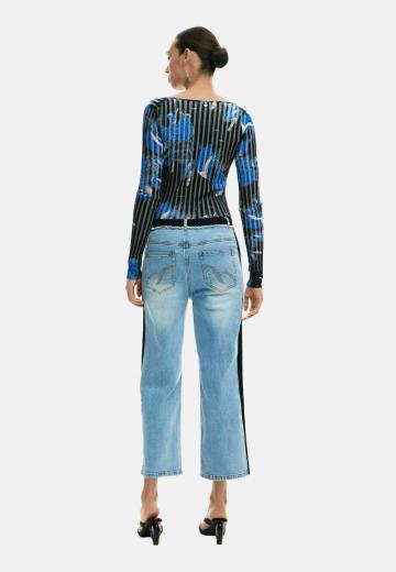 Короткие джинсы