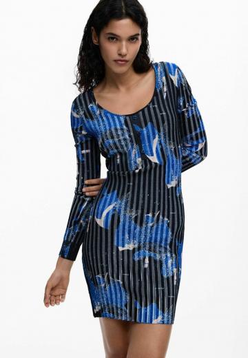 Платье футляр