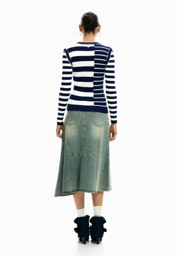 Пуловер в полоску