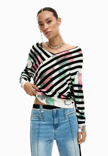 Пуловер в полоску