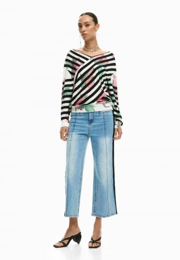 Пуловер в полоску