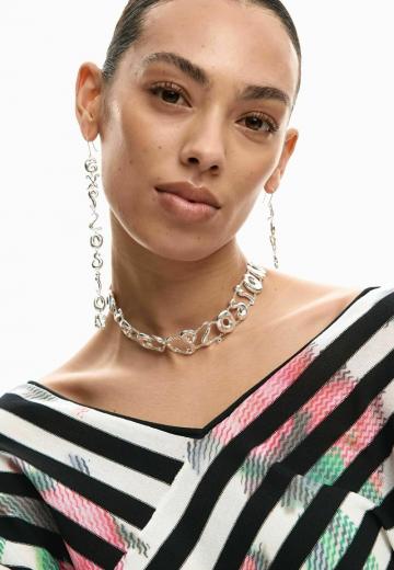 Пуловер в полоску