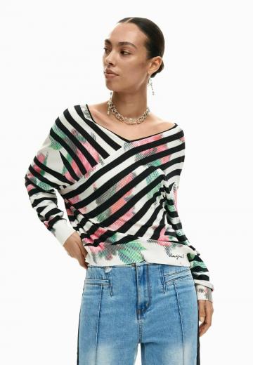 Пуловер в полоску