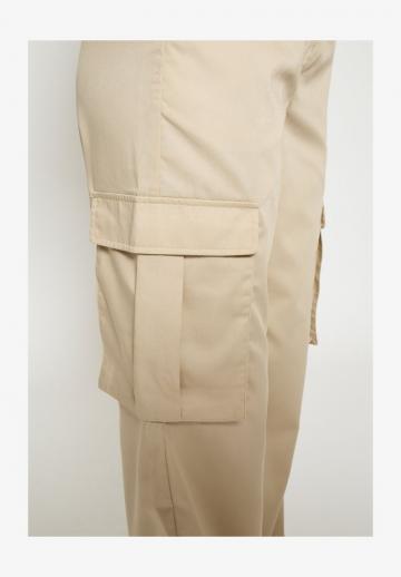 Брюки с накладными карманами