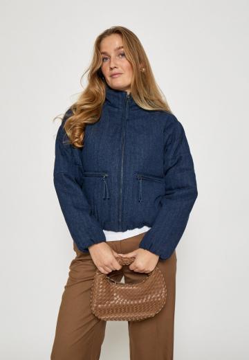 Джинсовая куртка