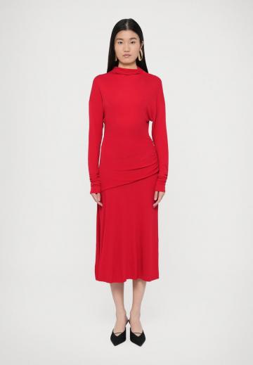 Коктейльное платье