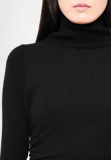 Вязаное платье