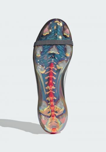 Футбольные бутсы