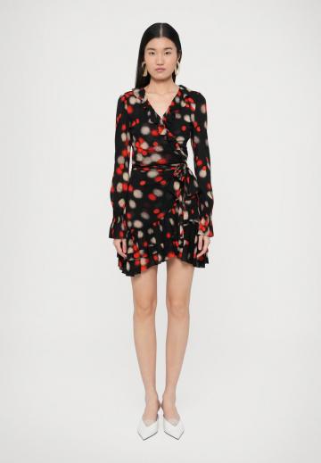 Короткое платье