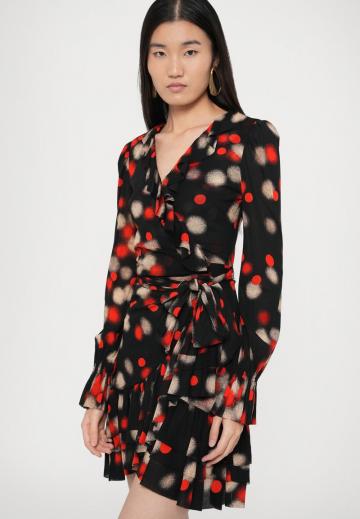 Короткое платье