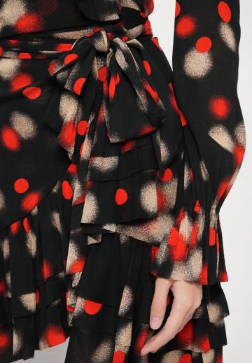 Короткое платье