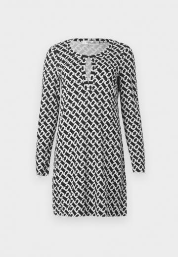 Короткое платье