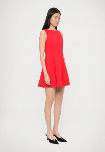 Короткое платье