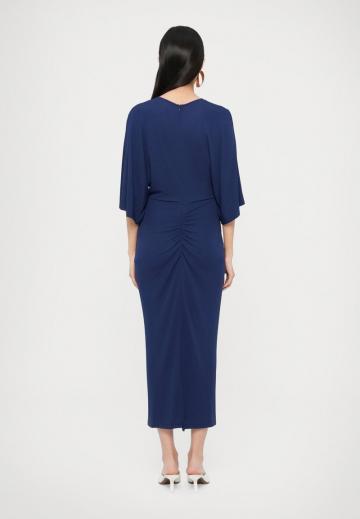 Платье футляр