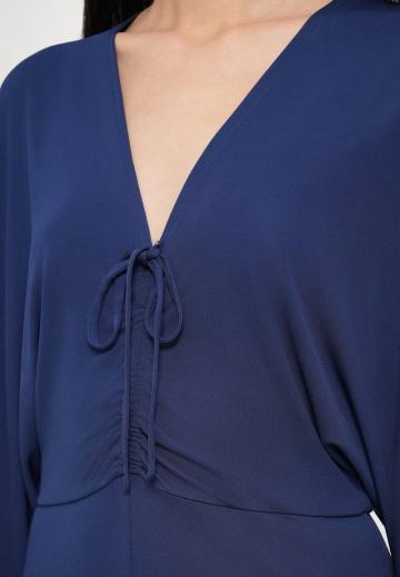 Платье футляр