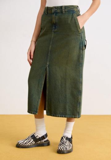 Юбка с накладными карманами