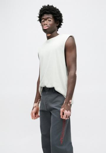 Прямые джинсы