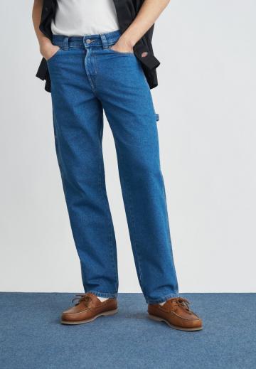 Прямые джинсы