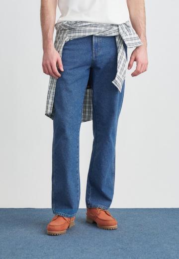 Прямые джинсы