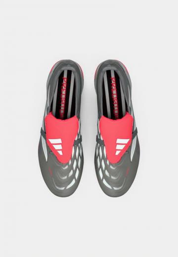 Футбольные бутсы