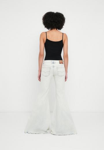 Узкие джинсы