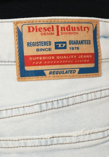 Узкие джинсы