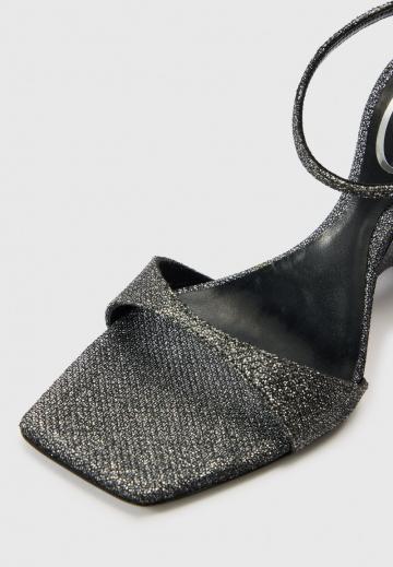 Босоножки на танкетке