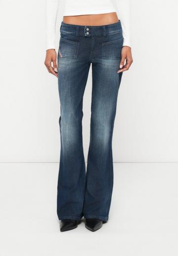 Клешеные джинсы