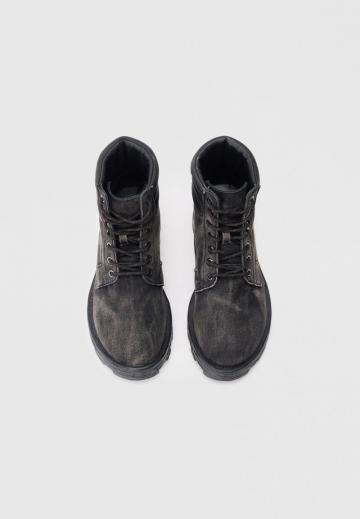 Ботинки на шнуровке