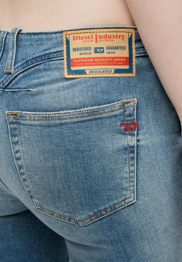 Клешеные брюки