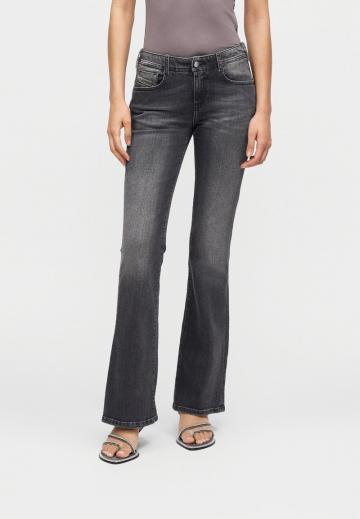 Клешеные брюки