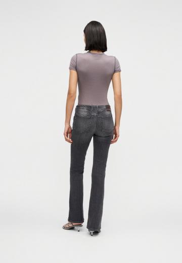 Клешеные брюки