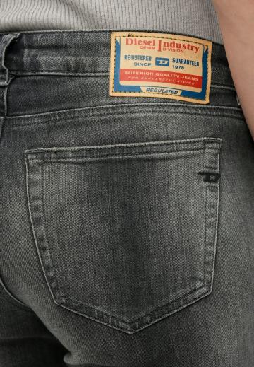 Клешеные брюки